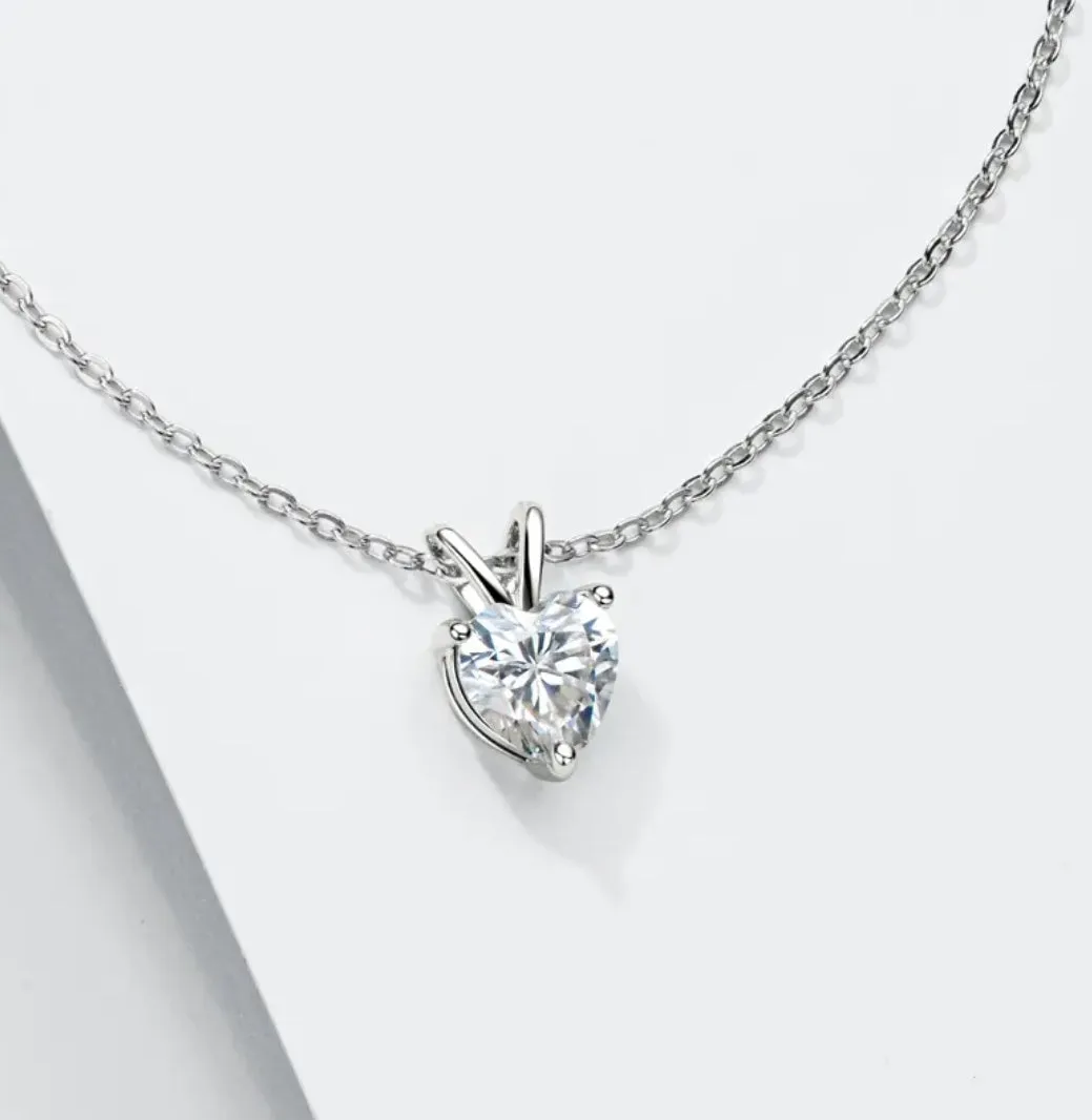 1Ct 6.5mm Heart Moissanite Diamond Pendant Necklace