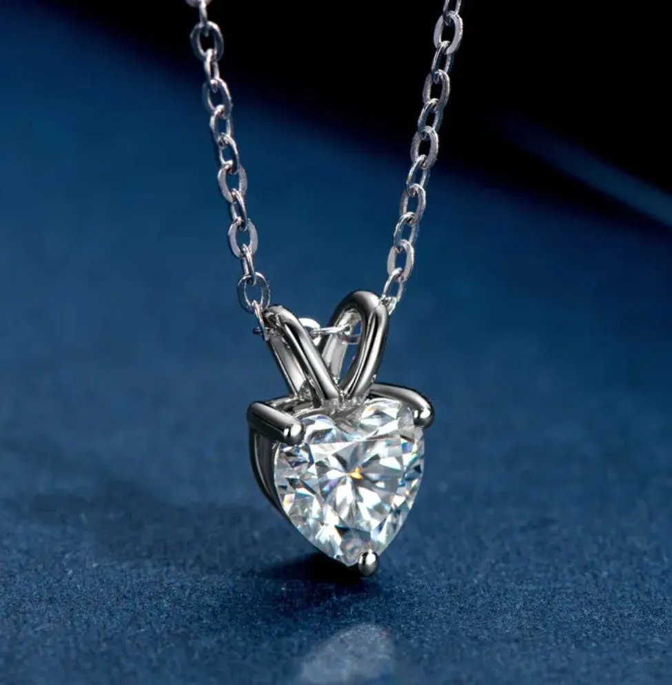 1Ct 6.5mm Heart Moissanite Diamond Pendant Necklace