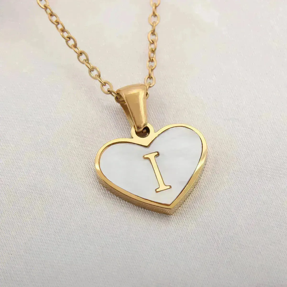 26 Letter Heart-shaped Necklace White Shell Love Clavicle Chain Fashion Personalized Necklace For Women Jewelry Valentine's Day