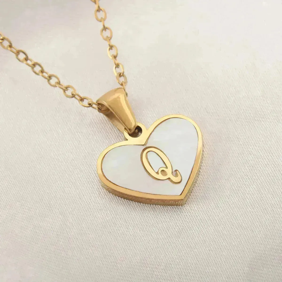 26 Letter Heart-shaped Necklace White Shell Love Clavicle Chain Fashion Personalized Necklace For Women Jewelry Valentine's Day