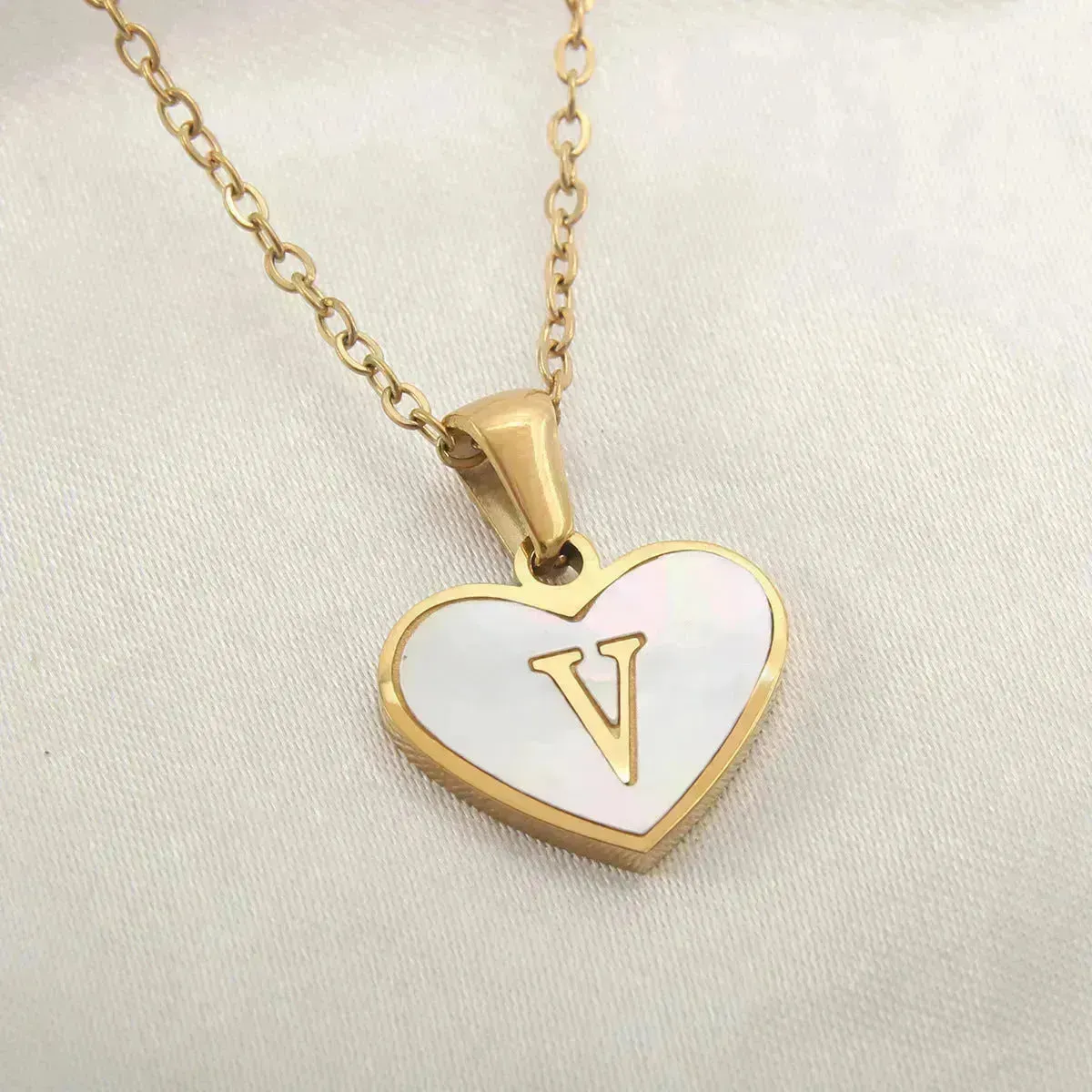 26 Letter Heart-shaped Necklace White Shell Love Clavicle Chain Fashion Personalized Necklace For Women Jewelry Valentine's Day