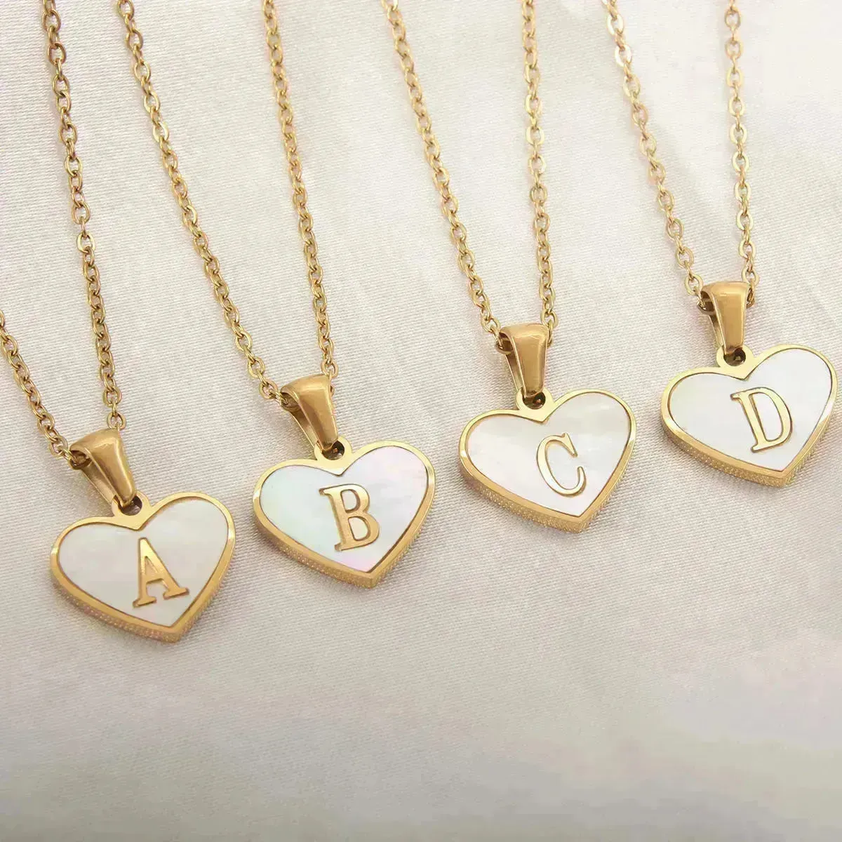 26 Letter Heart-shaped Necklace White Shell Love Clavicle Chain Fashion Personalized Necklace For Women Jewelry Valentine's Day