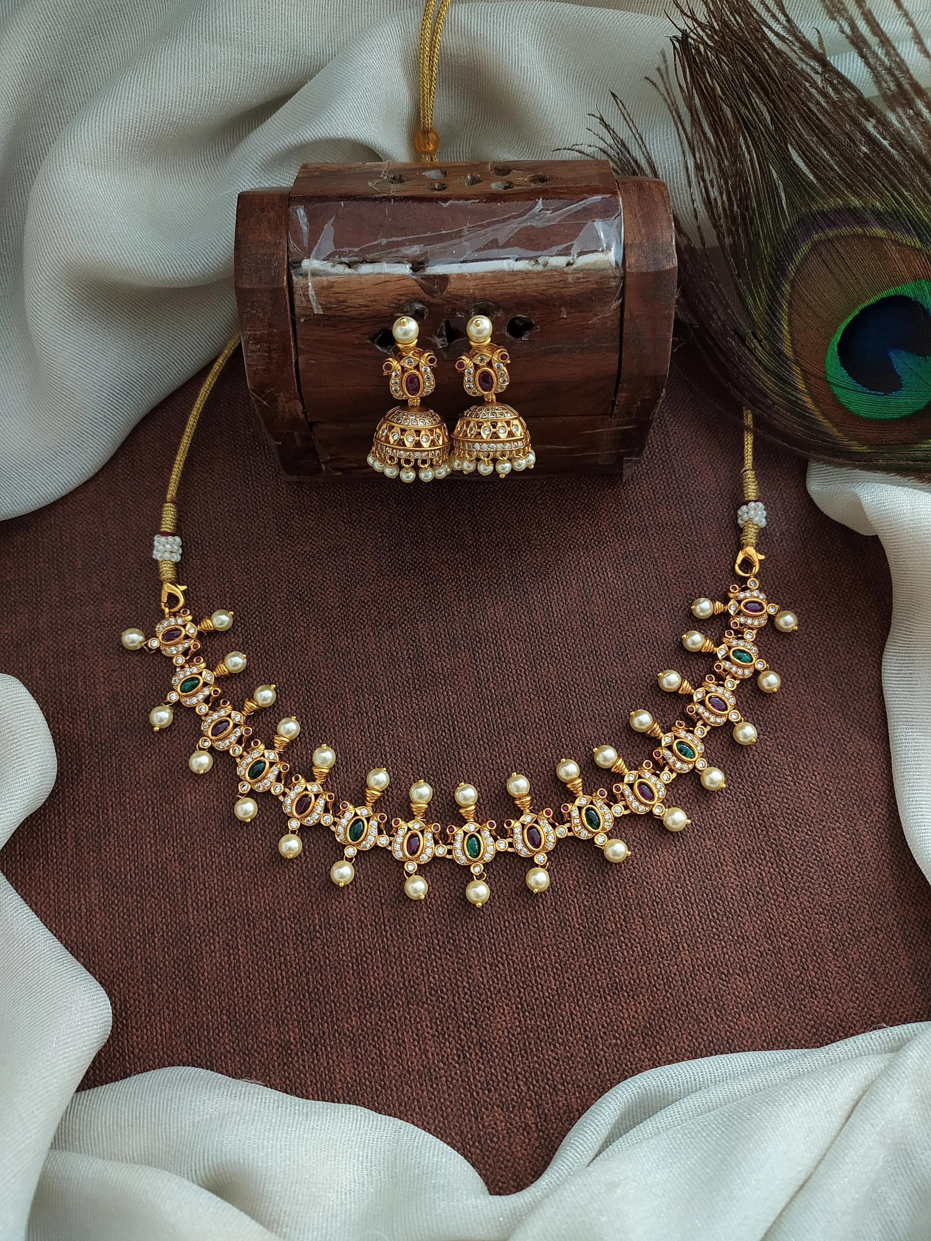 Antique Design Kemp Stones Pearls Necklace Set