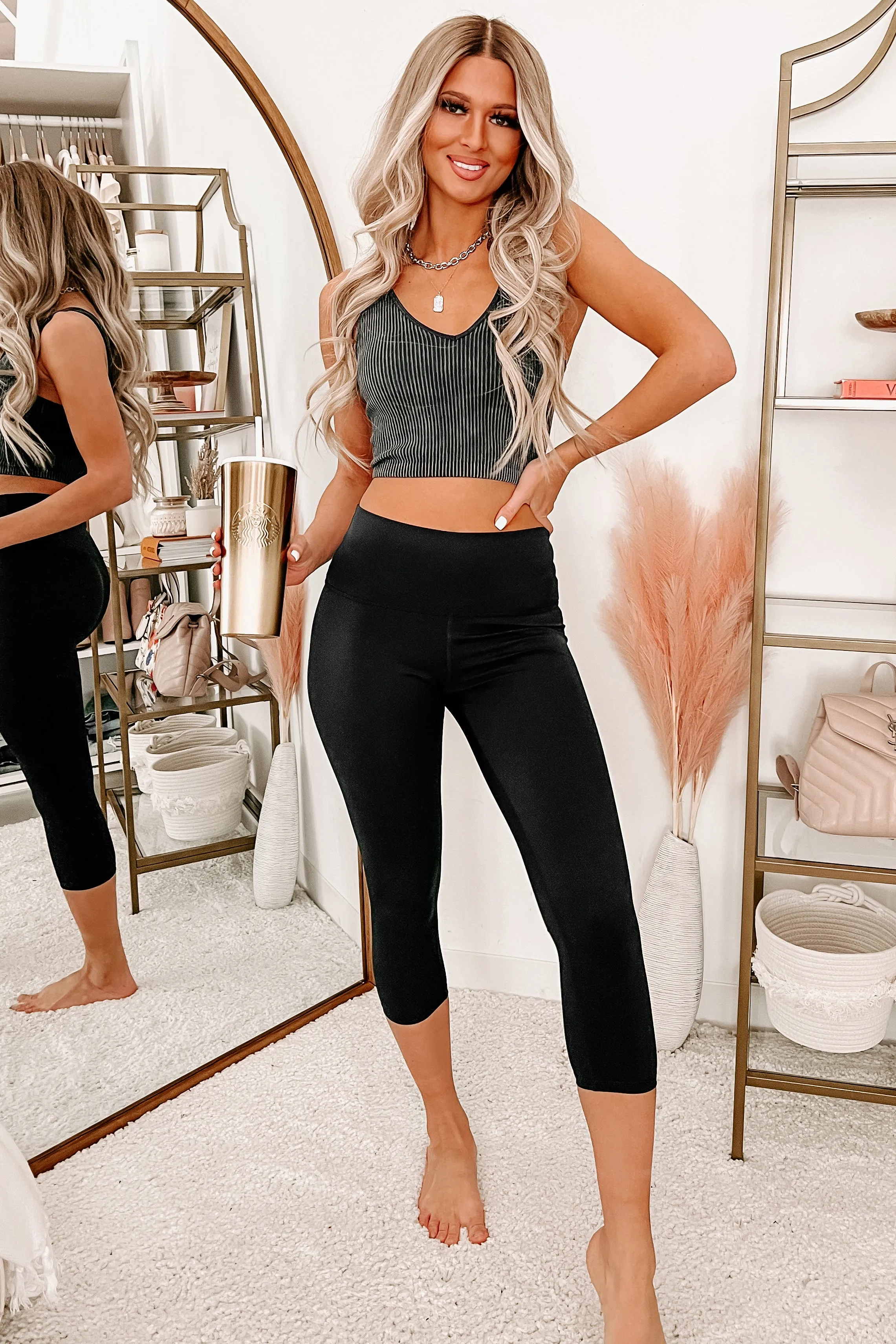 Getting Things Done Mid-Rise Capri Leggings (Black)