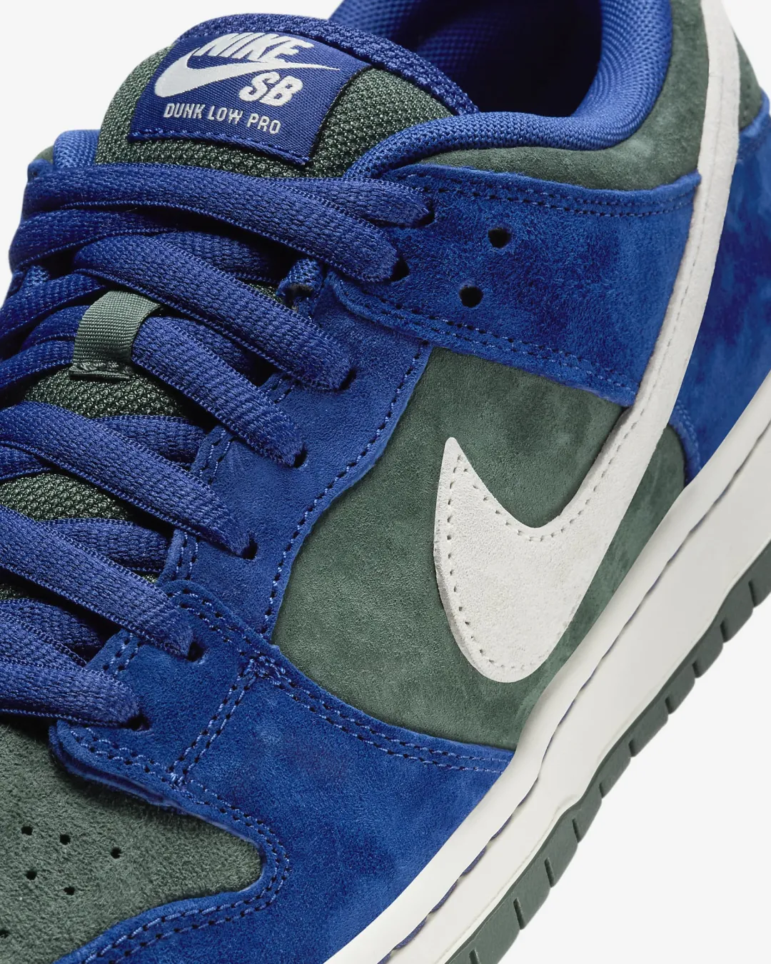 Nike SB Dunk Low Pro 'Deep Royal Blue' Sneakers