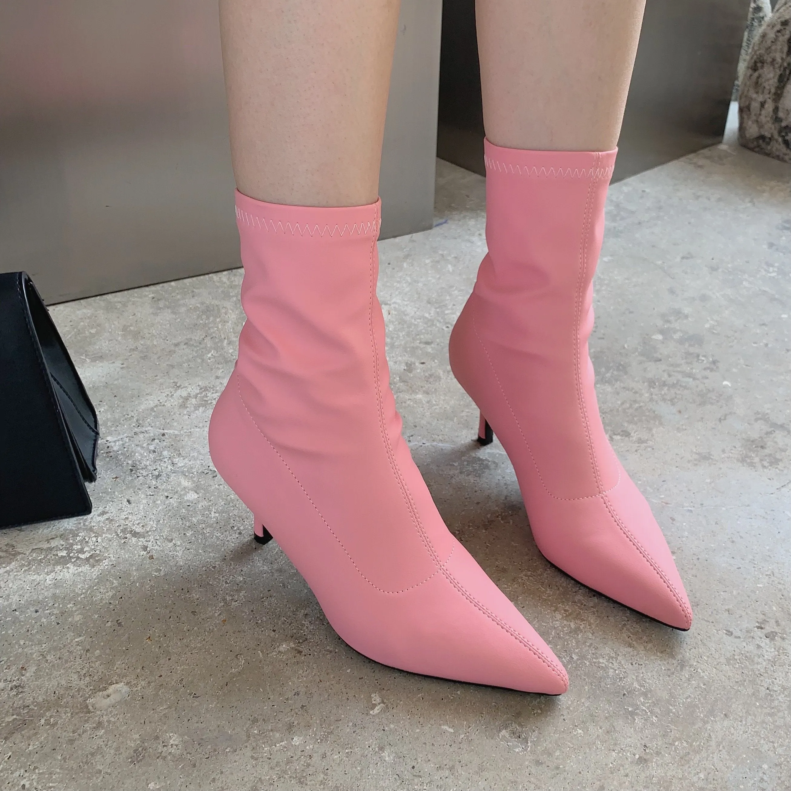 Pointed Toe Color Stretch Boots