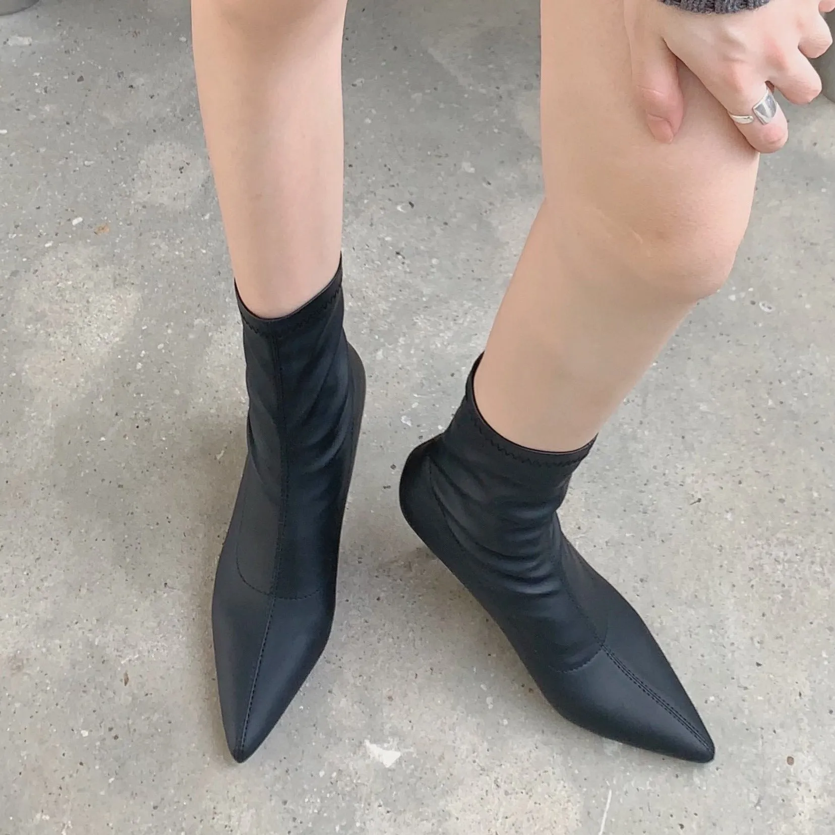 Pointed Toe Color Stretch Boots