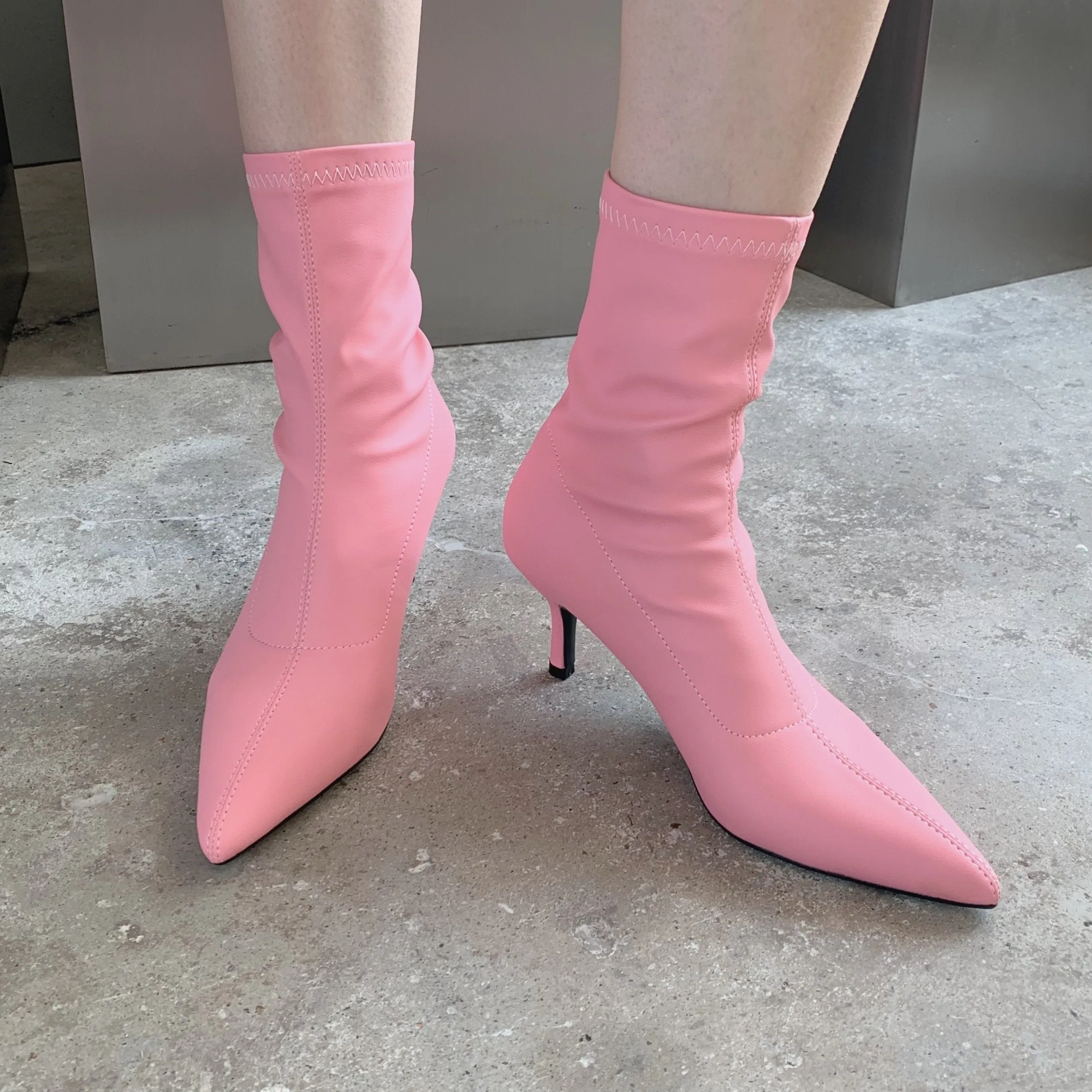 Pointed Toe Color Stretch Boots